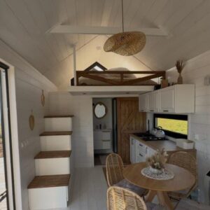 Tiny House 7,10 × 3,00 m – Fachada Negra – Altillo con Ventana Triangular