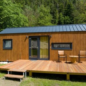 Tiny House 10 × 3,5 m – 35 m² con Terraza – Estilo Cabaña con Altillo
